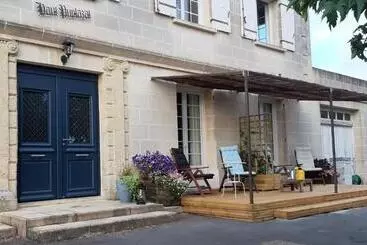 Aamiaismajoitus (B&B) A L Ombre De La Treille  Proche Saint Emilion