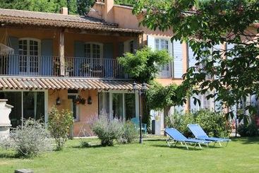 کلبه La Soleiade