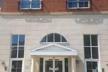 ツーリストアパートメント Spacious Bright And Modern Living