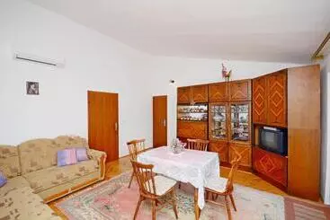 Turista apartmanok Apartment Ksenija