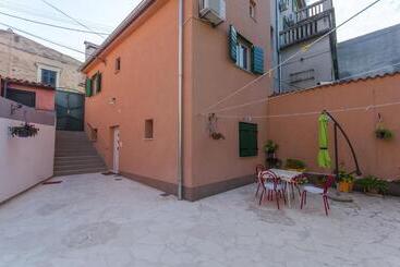 Appartamenti turistici House Poets Street In Old Sibenik