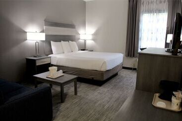 فندق Baymont By Wyndham Lafayette Purdue University