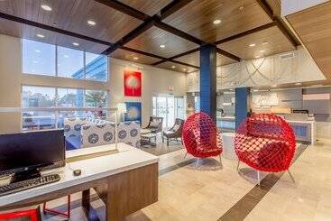 ホテル Holiday Inn Express Orange Beach   On The Beach, An Ihg