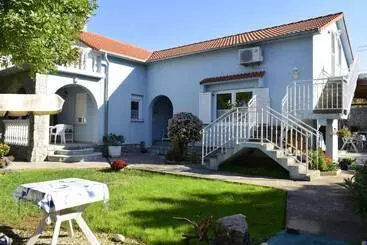 Turistihuoneistot Apartment Blumen Oase