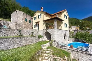 Turistlejligheder Villa Sirotnjak