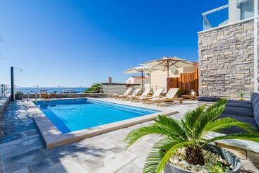 Apartaments turístics Viktorija Apartment