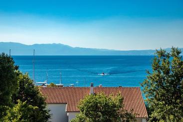 Жильё для туристов Apartments Sunset