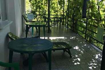 膳宿费 Na Krasnozelenykh 38 Guest House