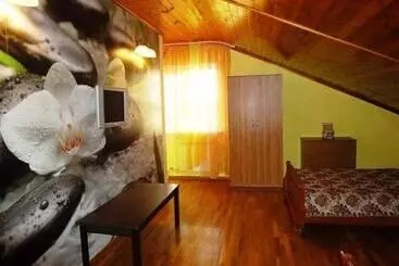 پانسیون Na Krasnozelenykh 38 Guest House