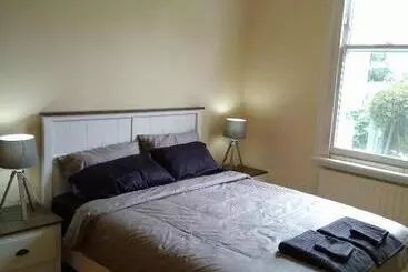 Tourist flats Riverbank Villa