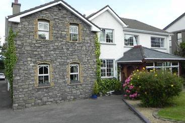 Bed and Breakfast Pearse Lodge