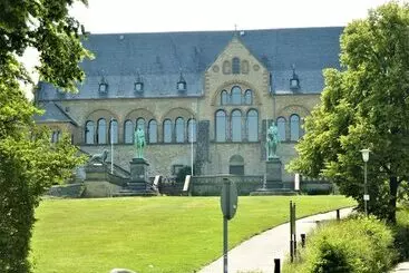 Turistihuoneistot Ferienwohnung Tuchtfeld