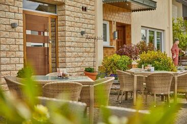 דירות לתיירים Ferienwohnung Vinothek Keifer Kinheim