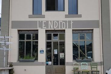 تختخواب و صبحانه L'en Vert