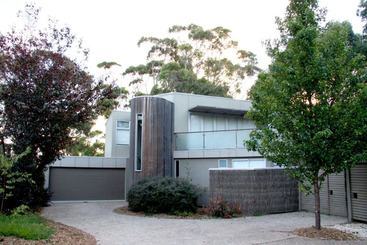 Cabane La Mer  Centrally Located  Free Wifi