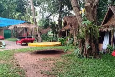 هتل Damnak Tormeas Homestay
