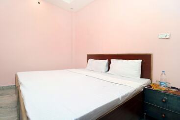 هتل Spot On 41567 City Inn Guest House