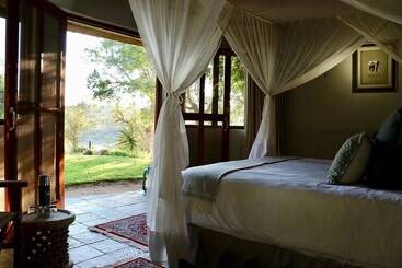 Hotel Ivory Wilderness River Rock Lodge