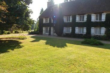 بنسيون Domaine De La Héllière