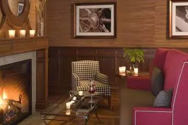 בית מלון כפרי Inn By The Sea