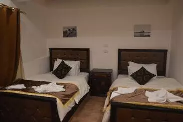 هتل Pyramids Top Inn