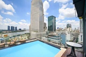 هتل Sky Gem Central