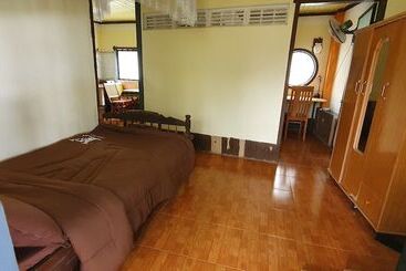 تختخواب و صبحانه Tithonia Homestay