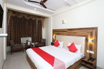 هتل Kesar Palace By Oyo Rooms