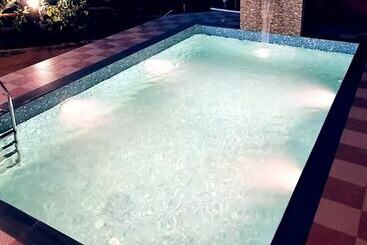 هتل Lake Paradise Mahabaleshwar