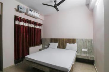 Hotelli Spot On 46890 Smile Holiday Inn