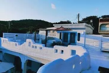 تختخواب و صبحانه Mykonos