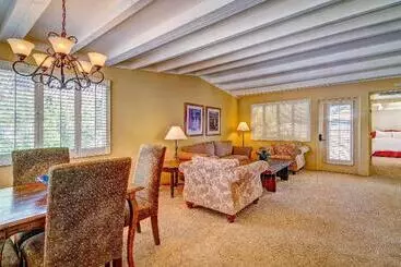 هتل La Casa Del Zorro Resort & Spa