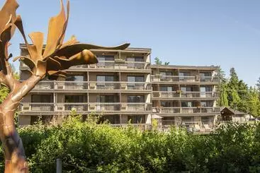 בית מלון כפרי Lakeshore Inn