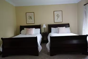 Hotel Le Chambord At Curry Estate