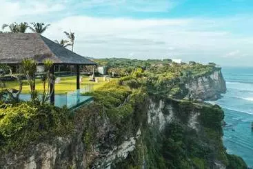 استراحتگاه Detox And Spa Package   The Istana
