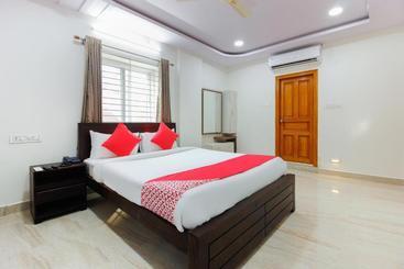 ホテル Oyo 42887 Tenneti Towers