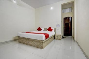 فندق Oyo 60690  Shivneri Lodging