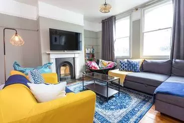Apartaments turístics The River Cam Place   Enchanting 6bdr Home Next To River Cam