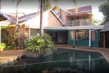 ペンション Whara Whara Guest House