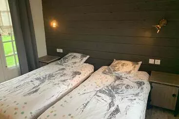 Aamiaismajoitus (B&B) La Tanière Des Ours