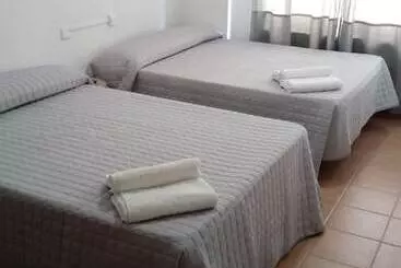 مسافرخانه Plaza De Espana