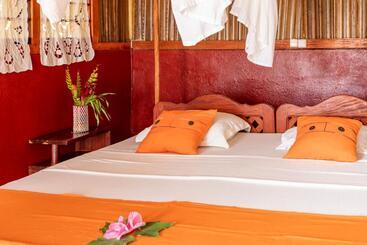 هتل Floraly Komba