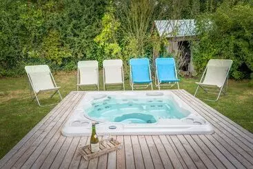 Hotel Le Village Des Templiers