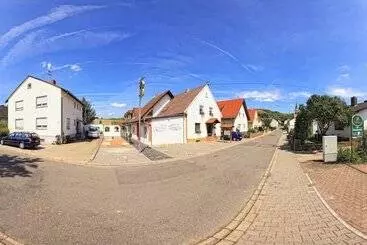 Majatalo Zur Rotenfelsstube