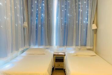 Kamway Lodge & Travel Hostel