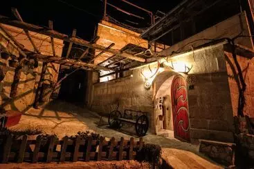 ツーリストアパートメント Patisca Cave House