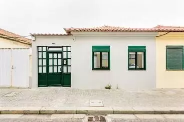 آپارتمان‌های توریست‌ها Espinho Beach 4 Stays