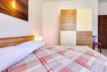 آپارتمان‌های توریست‌ها Apartments Arsen