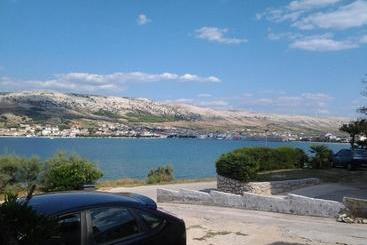 آپارتمان‌های توریست‌ها Apartments Ena