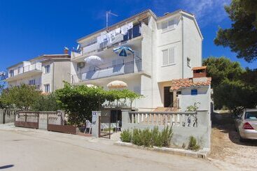 Turistihuoneistot Apartments Slavica